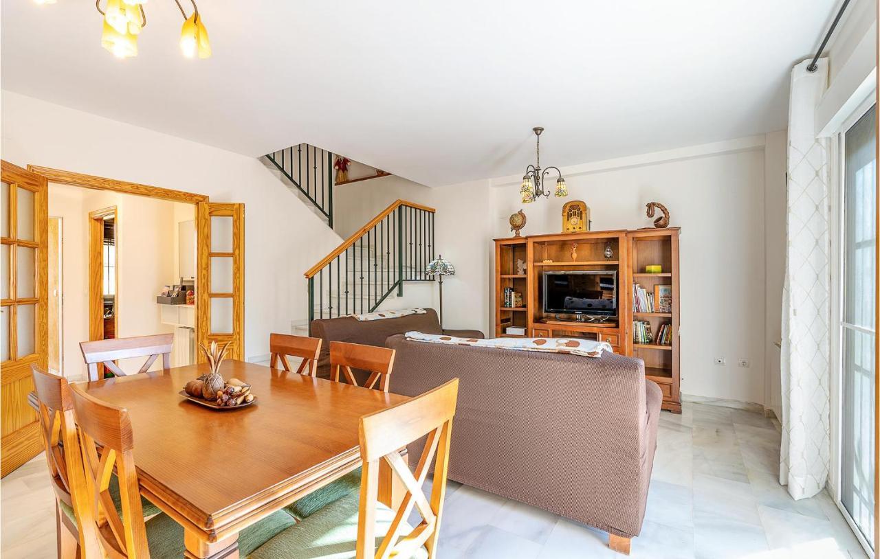3 Bedroom Stunning Home In เซเนส เด ลาเบกา ภายนอก รูปภาพ