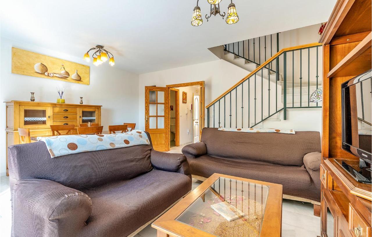 3 Bedroom Stunning Home In เซเนส เด ลาเบกา ภายนอก รูปภาพ